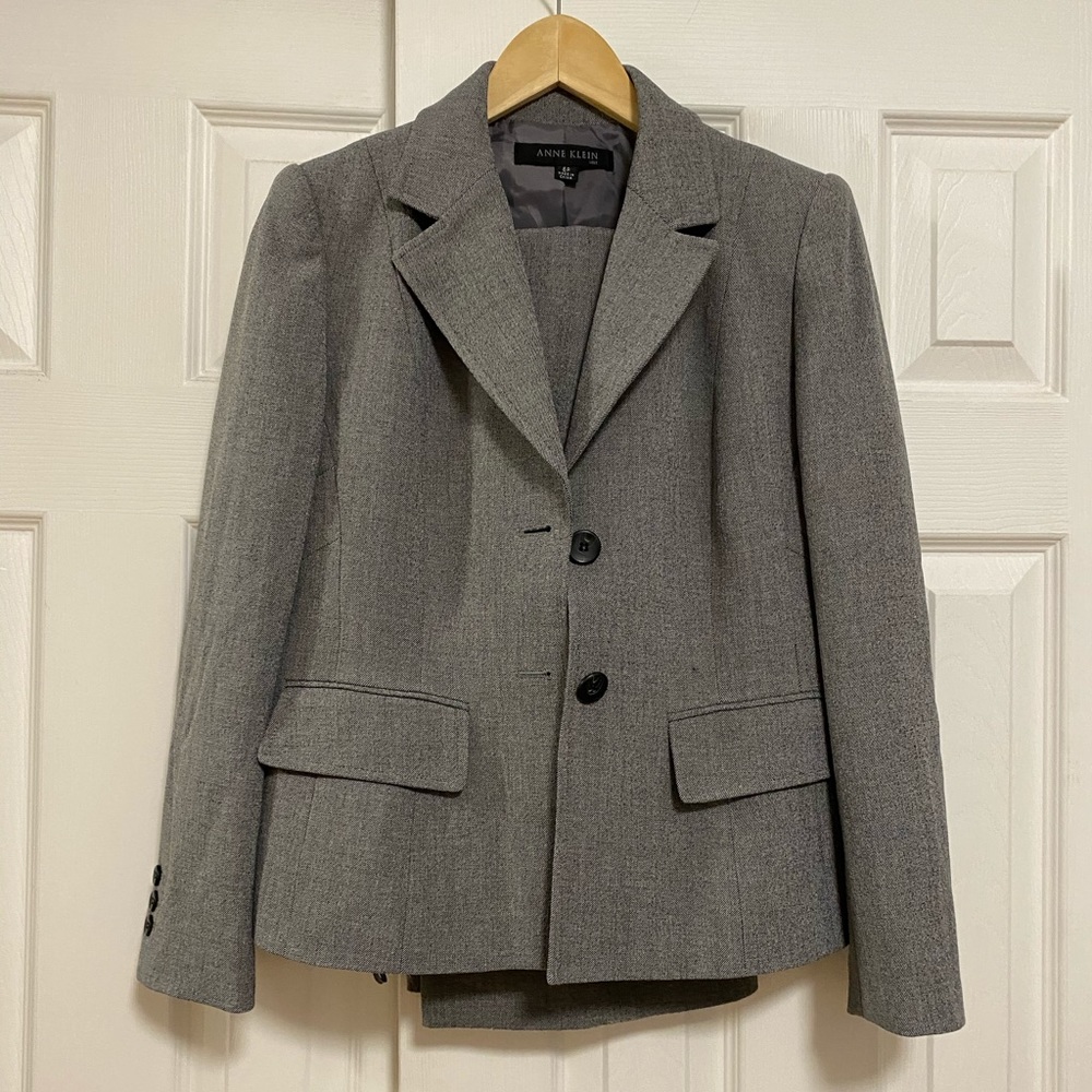 Anne Klein ladies full pantsuit